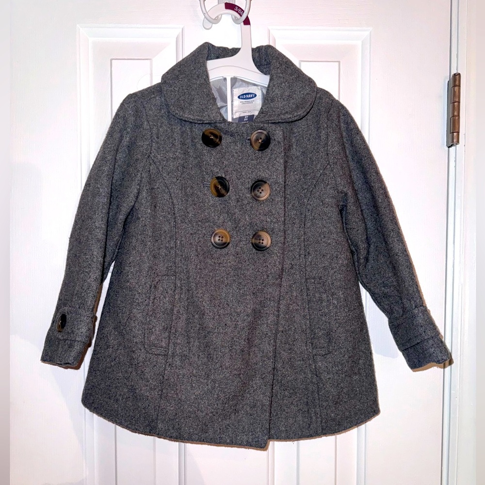 Old Navy Wool Blend Heather Gray Coat Lined with pockets, Size 3T